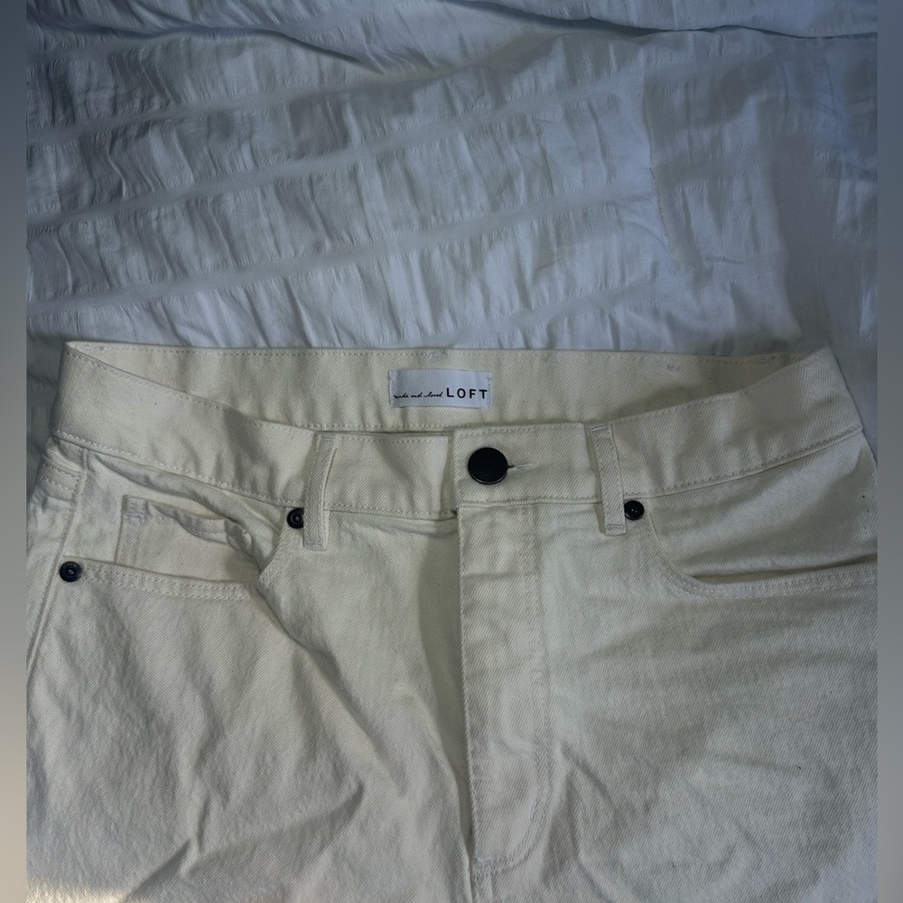 Loft High Rise Relaxed Straight Jeans with Raw Hem in Popcorn - 28x29 - Picture 7 of 12